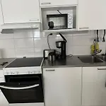 Tilava Yksioe Isolla Lasitetulla Parvekkeella Apartamento