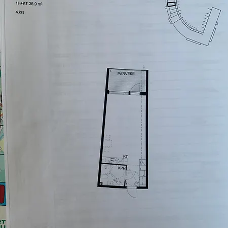 Tilava Yksioe Isolla Lasitetulla Parvekkeella *